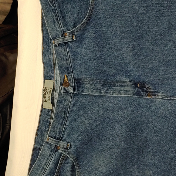 Wrangler authentic Men's Size 42W Jeans - Picture 5 of 8
